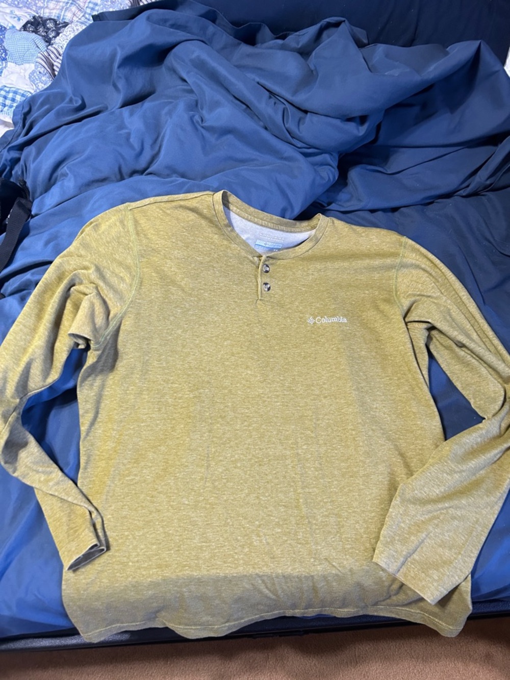 Columbia Olive Green Long-Sleeve Henley Shirt